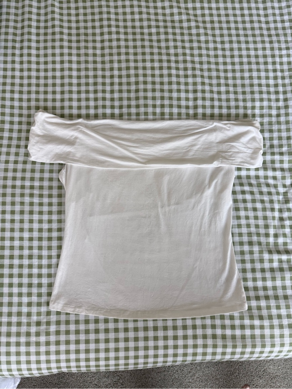 Francesca's Collections Off-Shoulder white Top